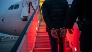 Aranan 27 suçlu Türkiye’ye getirildi