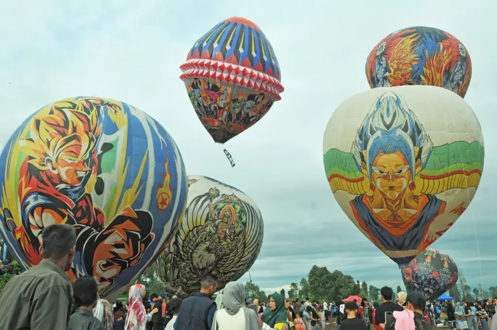 Endonezya’da Sıcak Hava Balonu Festivali gerçekleştirildi