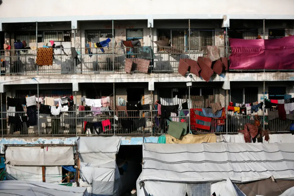 Gazze’de yerinden edilen aileler ramazan bayramına zor koşullar altında giriyor