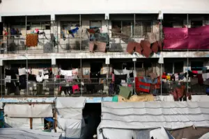 Gazze’de yerinden edilen aileler ramazan bayramına zor koşullar altında giriyor