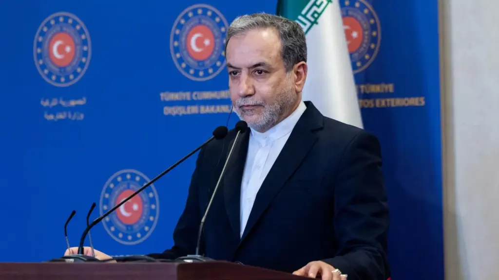 İran Dışişleri Bakanı Erakçi ile Ummanlı mevkidaşı Busaidi, bölgedeki durumu görüştü