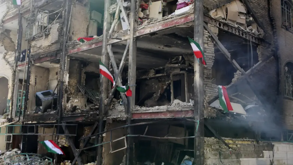 İran Kızılayı: ABD-İsrail saldırılarında 29 binden fazla sivil bina zarar gördü