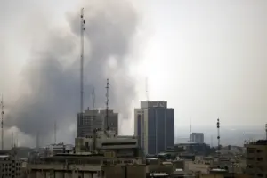 İran’ın başkenti Tahran’da çok sayıda yeni patlama meydana geldi