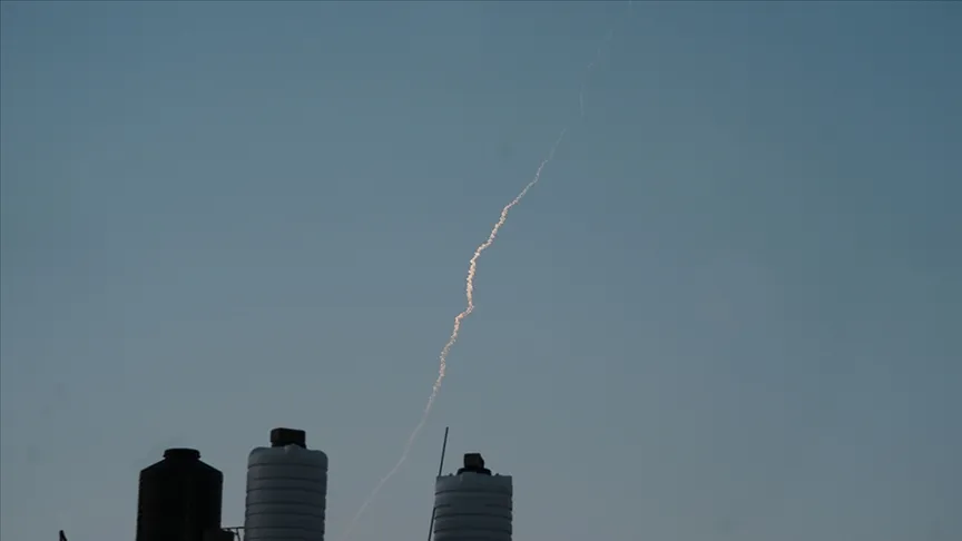 İran’ın yeni misillemesinin ardından İsrail’in başkenti Tel Aviv ve çevresinde sirenler çaldı
