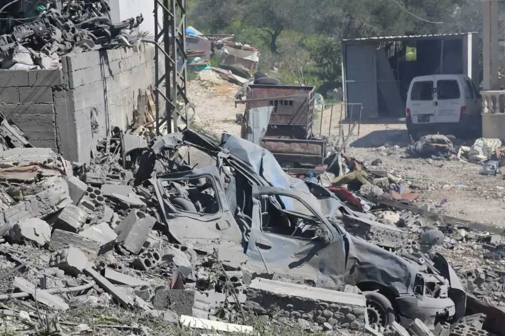 İsrail Ordusu Lübnan’da Sivil Yerleşimleri Hedef Aldı 43 kişi hayatını kaybetti
