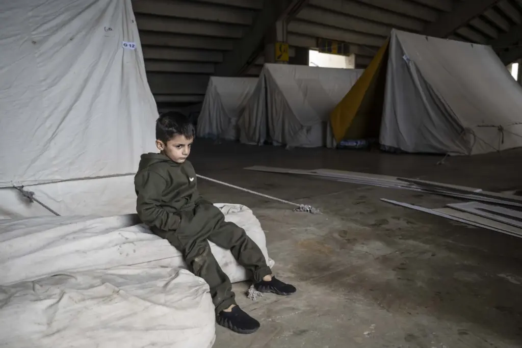 İsrail’in saldırıları ve işgali nedeniyle zorla yerinden edilen Lübnanlılar bayram sevincini yaşayamadı