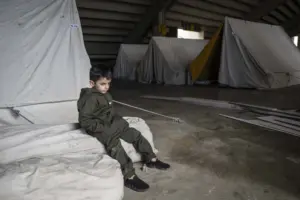 İsrail’in saldırıları ve işgali nedeniyle zorla yerinden edilen Lübnanlılar bayram sevincini yaşayamadı