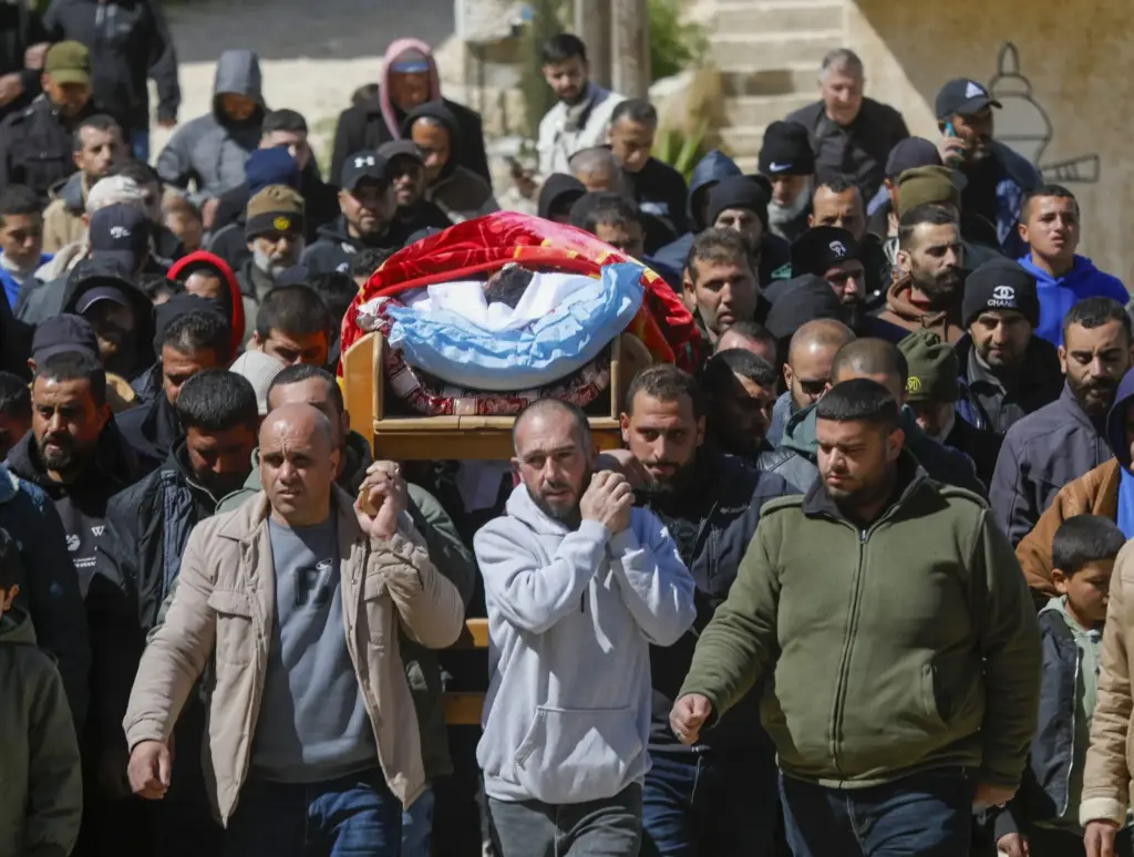 İsrailli yerleşimciler tarafından öldürülen Filistinlinin cenaze töreni