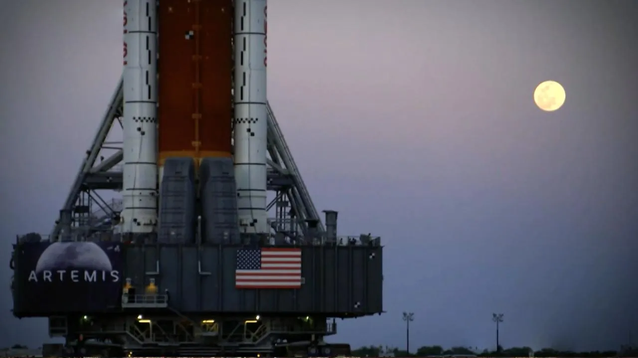 NASA’nın Artemis II roketi onarımların ardından fırlatma rampasına geri getirildi