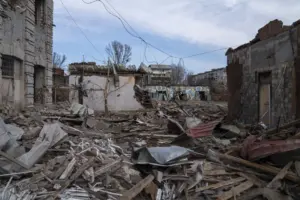 Rusya, Ukrayna’nın Sloviansk kentine saldırı düzenledi