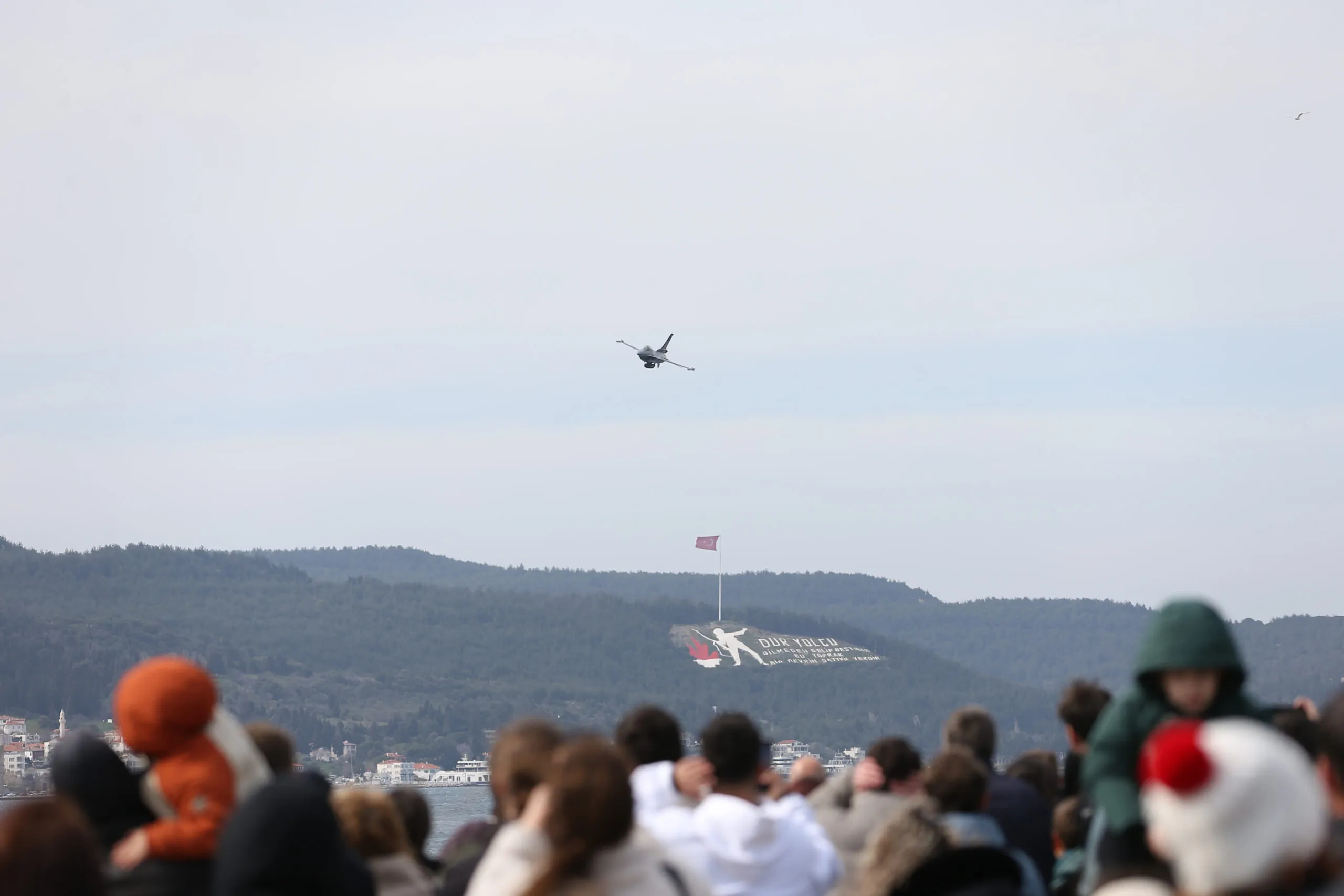 SOLOTÜRK Çanakkale’de gösteri uçuşu yaptı