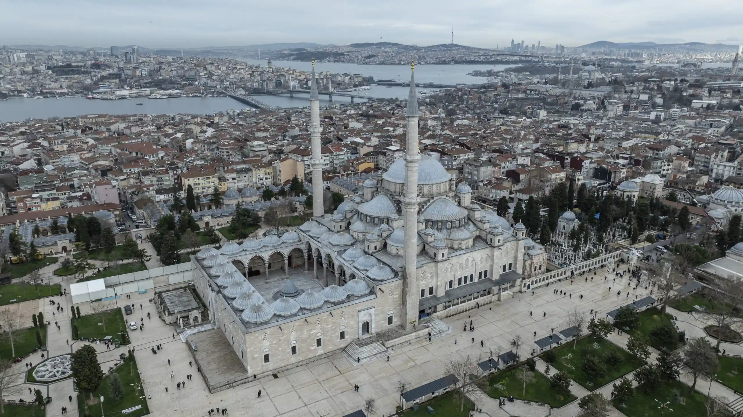 Tarihçi İlber Ortaylı, Fatih Camii Haziresi’ne Defnedilecek